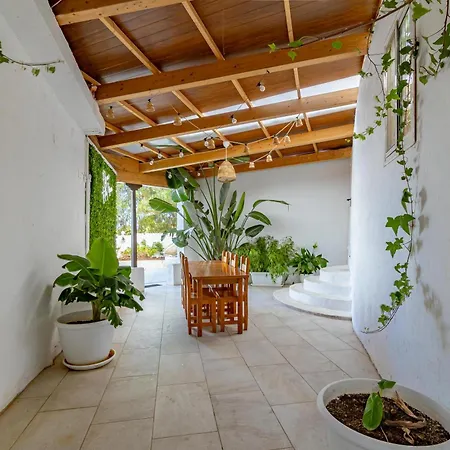 Lunatika House Villa Vega de San Mateo