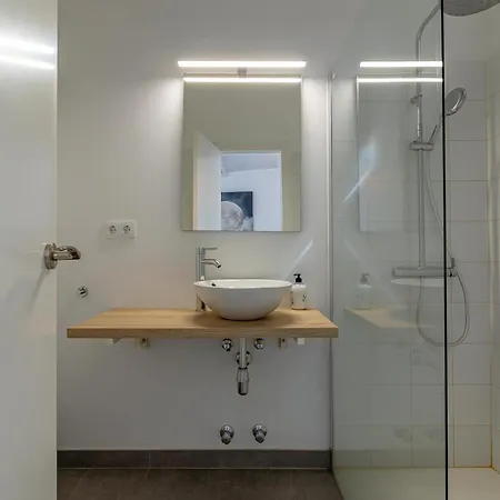 Villa Lunatika House *