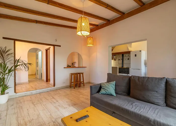 فيلة Lunatika House